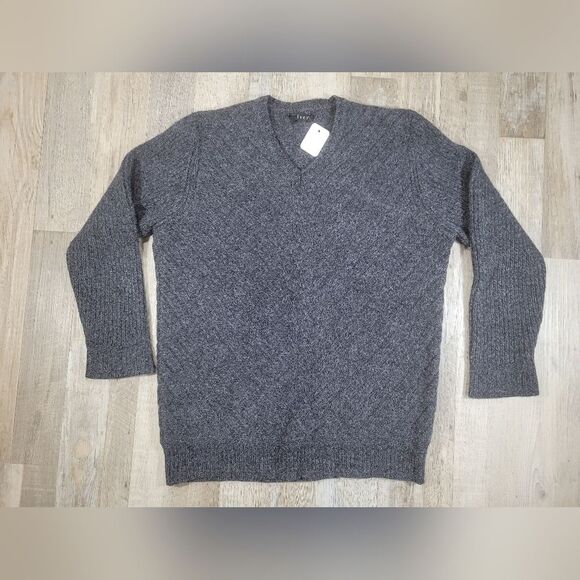 USED WOOL/CASHMERE HARSH COLD Velvet by graham and spencer dark gray sweater. - Picture 10 of 10